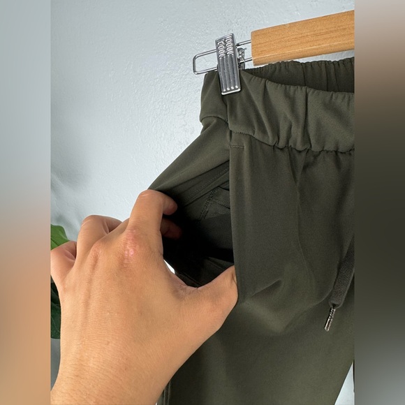 Lululemon On the Fly 7/8 Pant Woven Dark Olive Size 2 - Picture 6 of 8